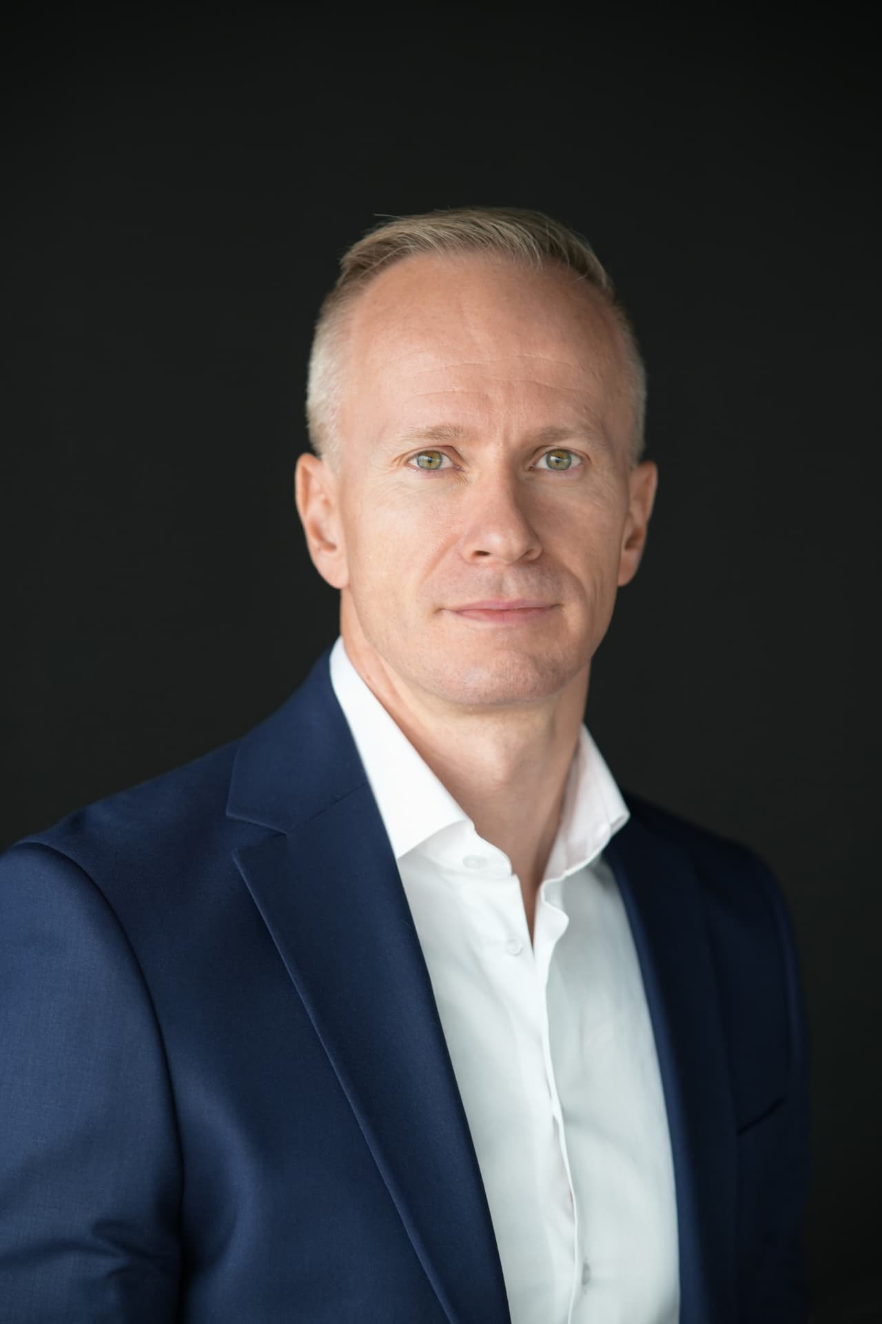 Marcel Kamon — Zakladateľ a podnikateľ v oblasti financií, realitného developmentu a obnoviteľnej energetiky.